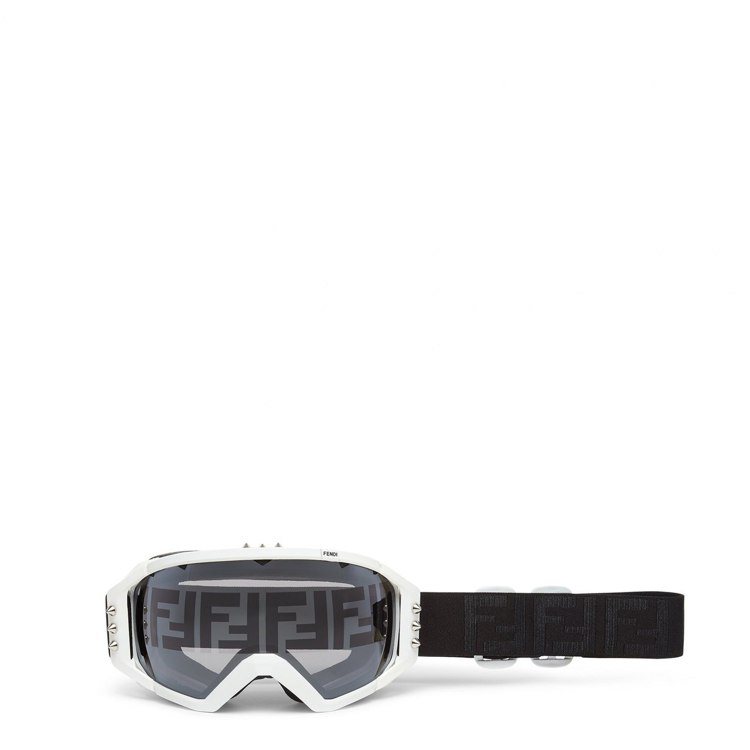 FENDI滑雪系列FF LOGO護目鏡，21,600元。圖／FENDI提供