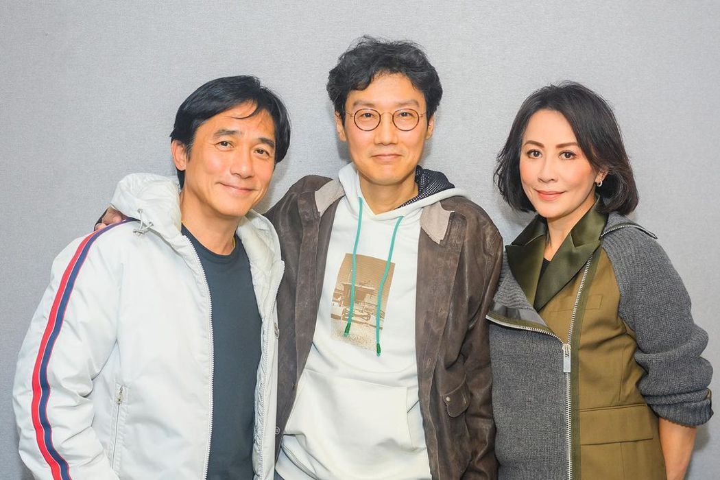 梁朝偉、劉嘉玲與「魷魚遊戲」導演黃東赫見面。 圖／擷自IG