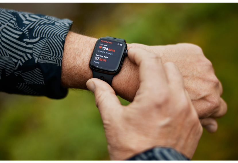 Apple Watch會在心率讀數出現異常狀況時，主動對使用者發出通知。 圖／蘋...
