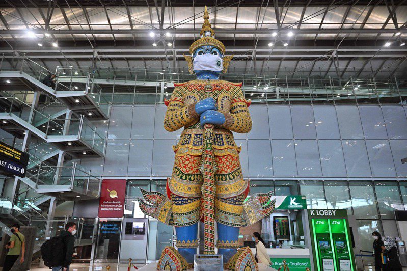 泰国官员12日在曼谷的苏凡纳布机场（Suvarnabhumi Airport）拦截了一批从柬埔寨寄出要运往台湾的毒品。 图／法新社(photo:UDN)