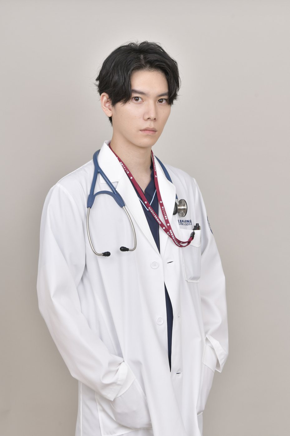 楊宇騰在新戲中飾演醫生。圖／泓康天下提供