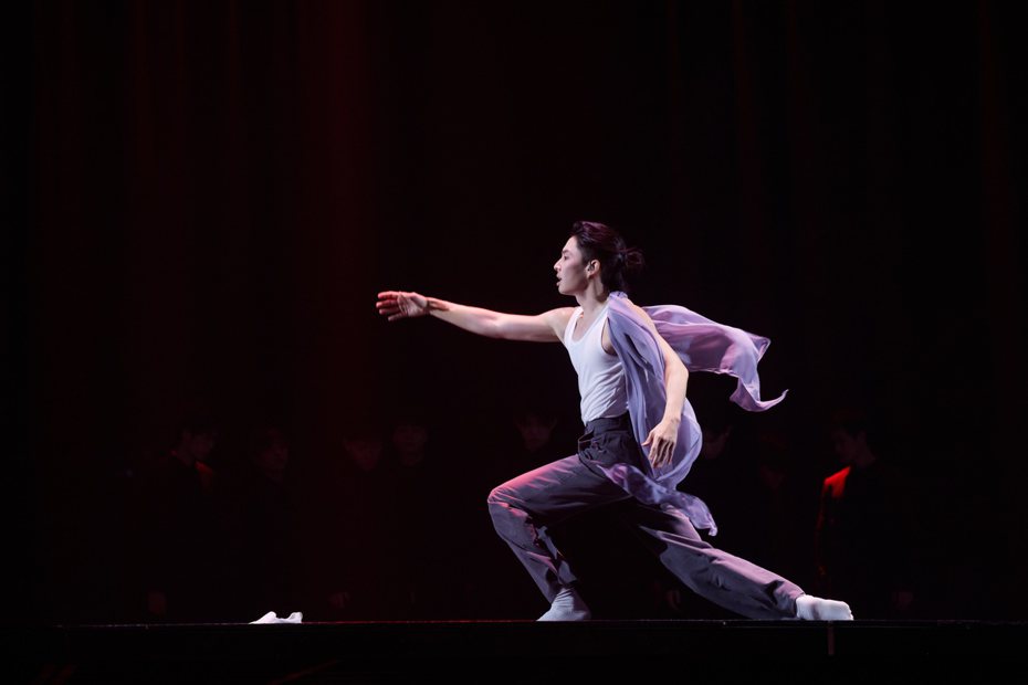 吳建豪挑戰整首歌以舞蹈呈現，編舞時加入許多個人想法。圖／環球音樂提供