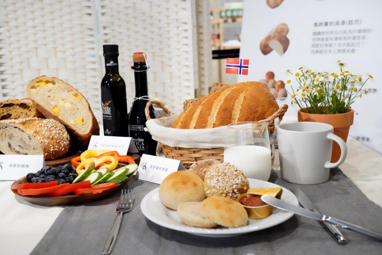 吳寶春獨家導入挪威百年磨坊麵粉，推出6款挪威麵包。圖／吳寶春麥方店提供。