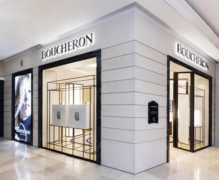 Boucheron位於台中大遠百北棟一樓的品牌專賣店全新開幕，並以深色大理石的模...