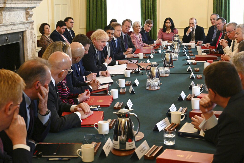 圖為2022年5月英國內閣會議場景。 圖／美聯社
