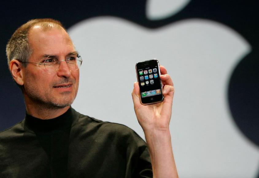 美國拍賣行LCG（倫敦資本集團）17日拍賣一款於2007年發售、全新外拆封的初代iPhone，最終以高達3.9萬美元（約新台幣124萬元）價格成交，為當年原價的65倍。美聯社