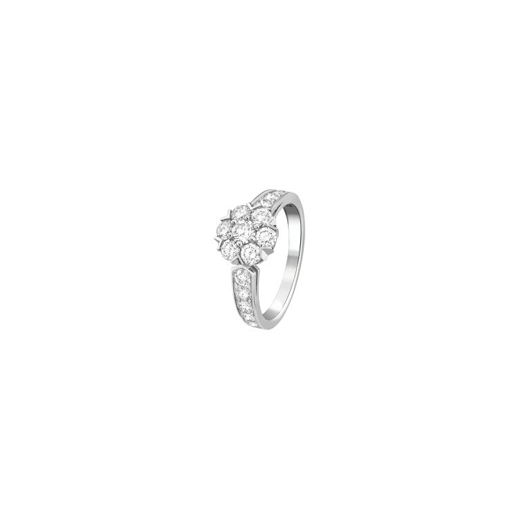 Fleurette 18K白金鑲鑽戒指，約42萬4,000元。圖／梵克雅寶提供