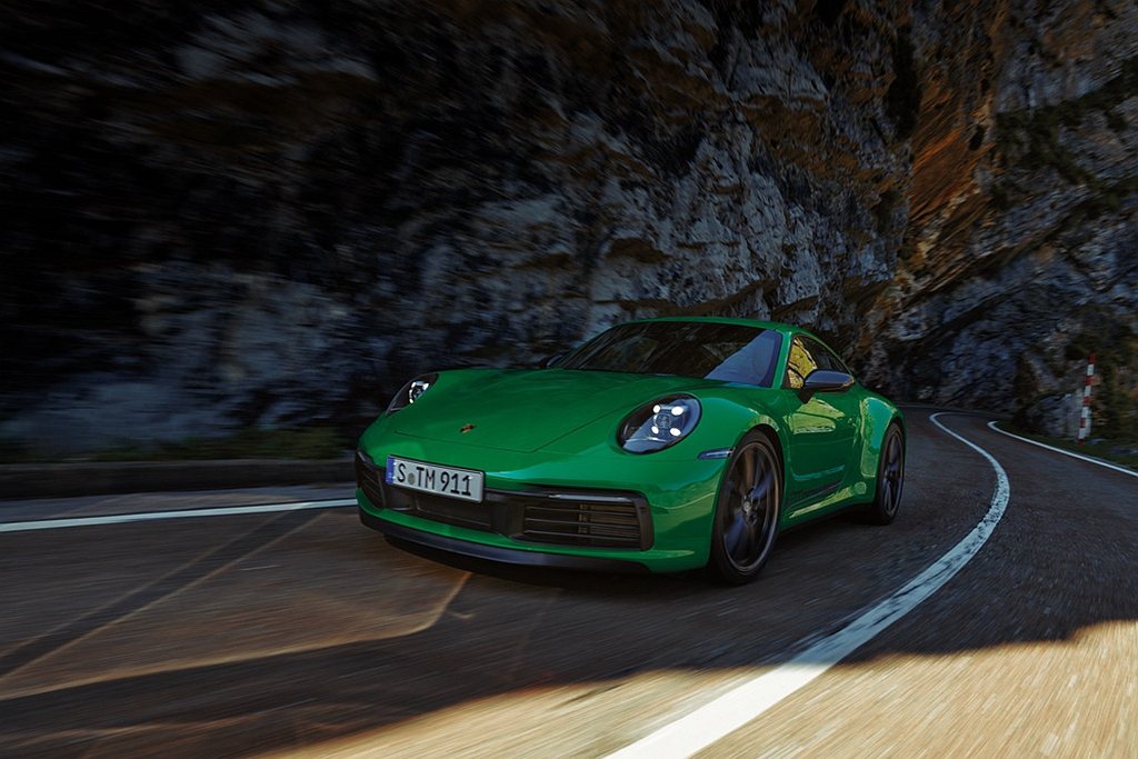 標準版保時捷911 Carrera T以僅1,470公斤的車重，成為搭載入門引擎...