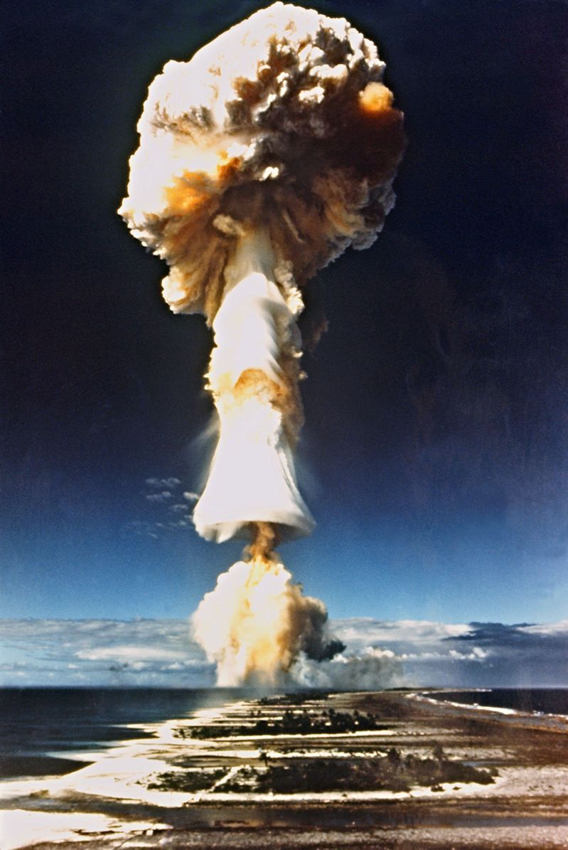 英国太阳报列出普亭下令发射核武所要採取的五个步骤，这五个步骤仅历时10分钟，就能使数百万生灵涂炭。图为核试示意图。法新社(photo:UDN)