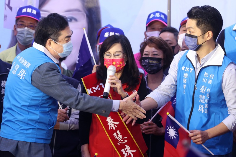 台北市前副市長鄧家基（左）表態支持國民黨台北市長候選人蔣萬安（右），他說只支持好人，更讚許蔣待人誠懇。圖／聯合報系資料照片