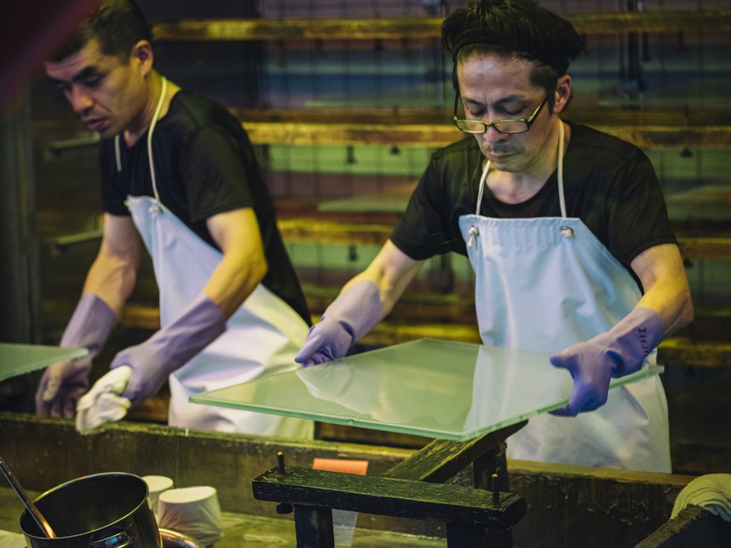 「京都便利堂」用的珂羅版印刷術，是日本唯一、全世界唯二保存此種技藝的工坊。 圖／...