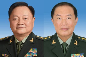 中共中央軍委員會副主席張又俠（左）、何衛東（右），前者超過68歲卸任規定，後者連跳三級，都引人矚目。圖／截自人民日報網