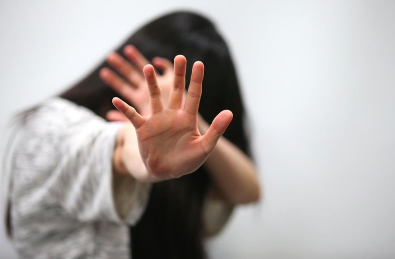 台中市一名補習班男教師，涉嫌在2019年間在教室內猥褻女童，台中高分院判刑2年。圖／本報資料照