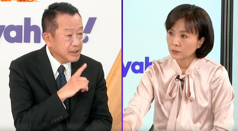 國安會秘書長顧立雄（左）今天接受YahooTV節目「齊有此理」主持人王時齊專訪。圖／取自「齊有此理」節目直播畫面
