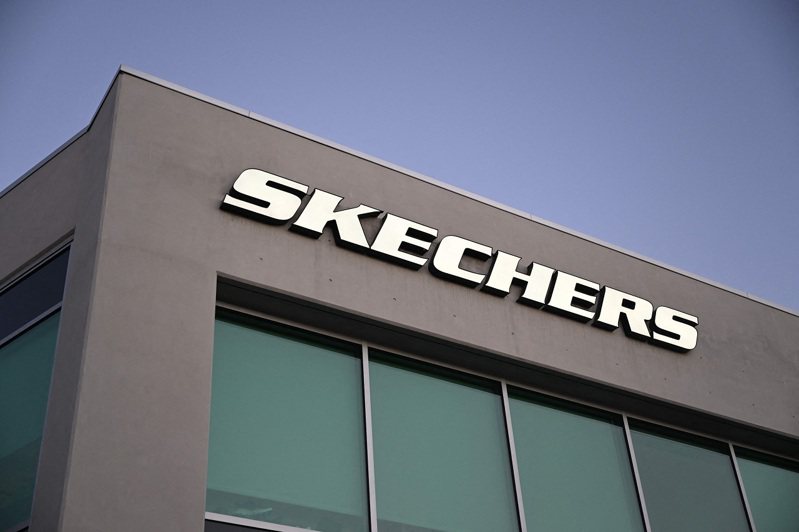 運動鞋公司Skechers發布聲明指出，現改名為Ye的威斯特26日「未預先通知且未經邀請來到」加州洛杉磯的公司辦公室，很快就被2名高管護送離開辦公室。資料照片。法新社