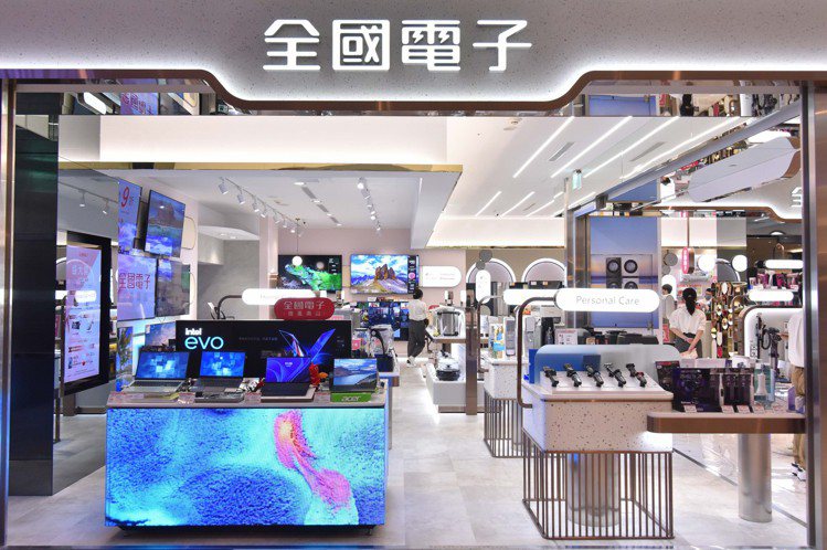 全國電子奢華新店裝進駐微風南山，將3C帶入時尚生活殿堂。圖／全國電子提供