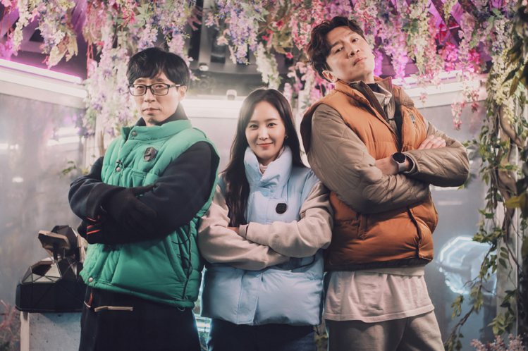 劉在錫(左起)、俞利、李光洙在「韓星地帶：逃脫任務」爆笑演出。圖／Disney+...