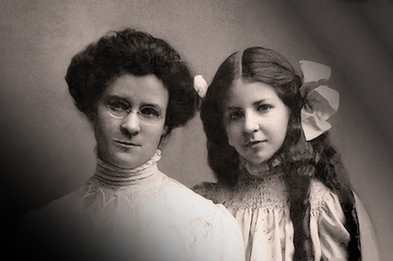 16型人格測驗的創始人是一對美國母女，麥爾斯（右）及她的母親布格絲。拍攝時間不詳。圖／取自維基百科