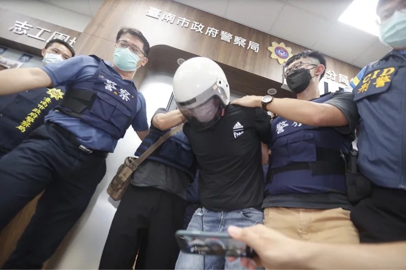 台南殺警案震驚全國，兇嫌被發現是外役監逃犯，引發社會對「外役監條例」的檢討。圖／聯合報系資料照片