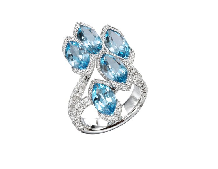 頂級珠寶系列戒指，18K白金鑲嵌5顆總重7.3克拉橄欖形切割天空藍托帕石與鑽石，...