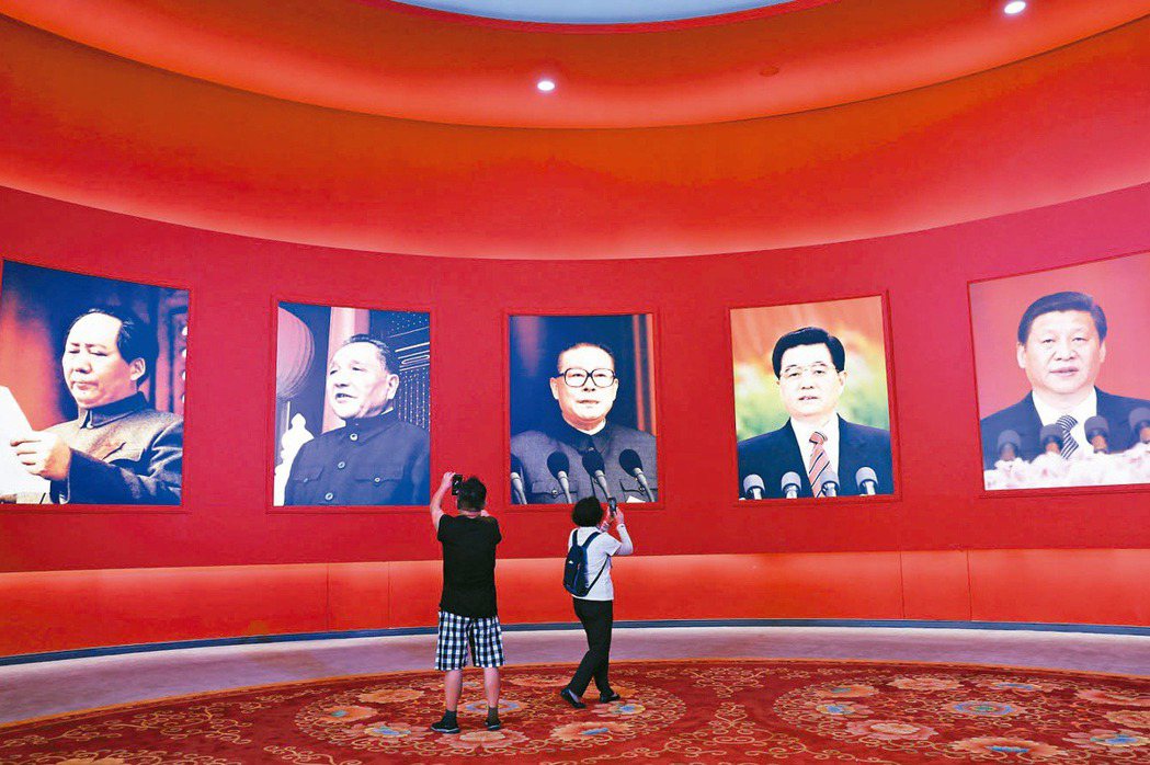左起依次為毛澤東、鄧小平、江澤民、胡錦濤、習近平。 圖／歐新社