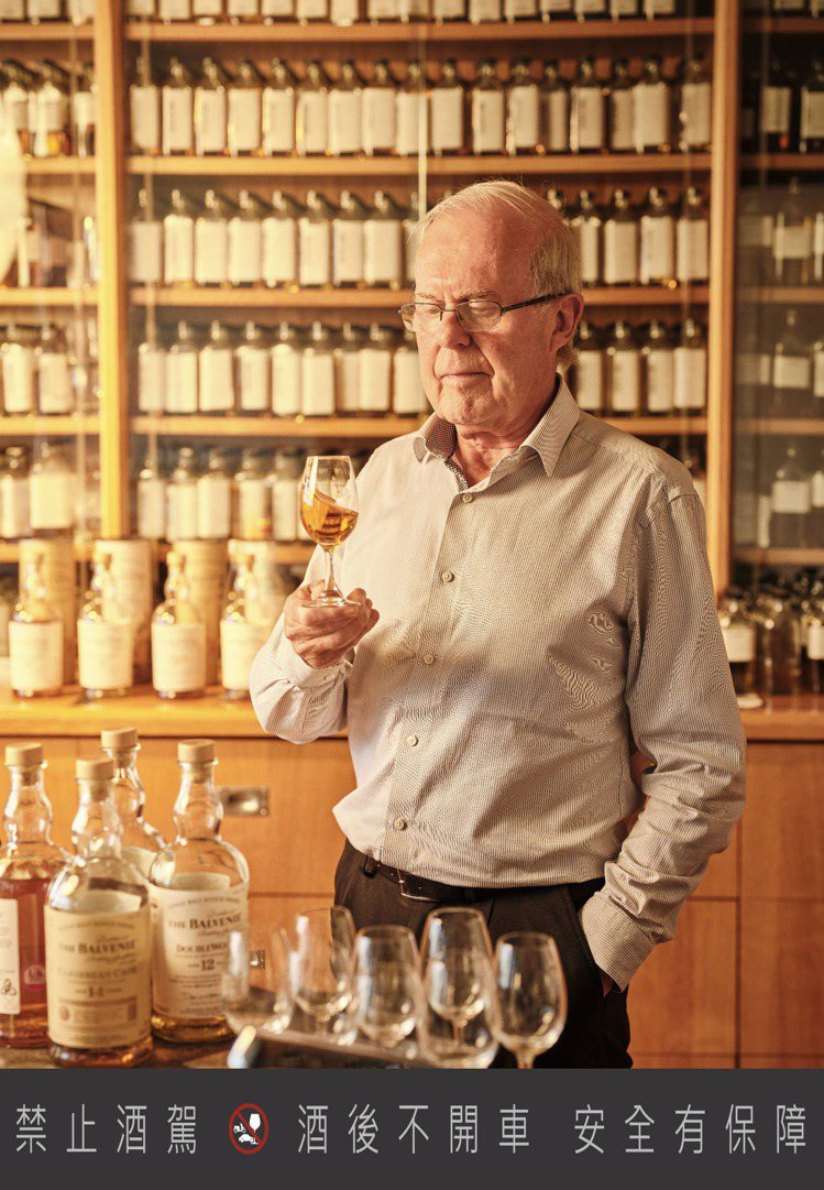 百富首席調酒大衛史都華，以過桶工藝為近代威士忌發展帶來深遠影響。圖／格蘭父子提供...