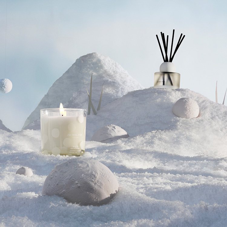 白苔與雪蓮香水，也首度推出香氛工藝蠟燭。圖／Jo Malone London提供