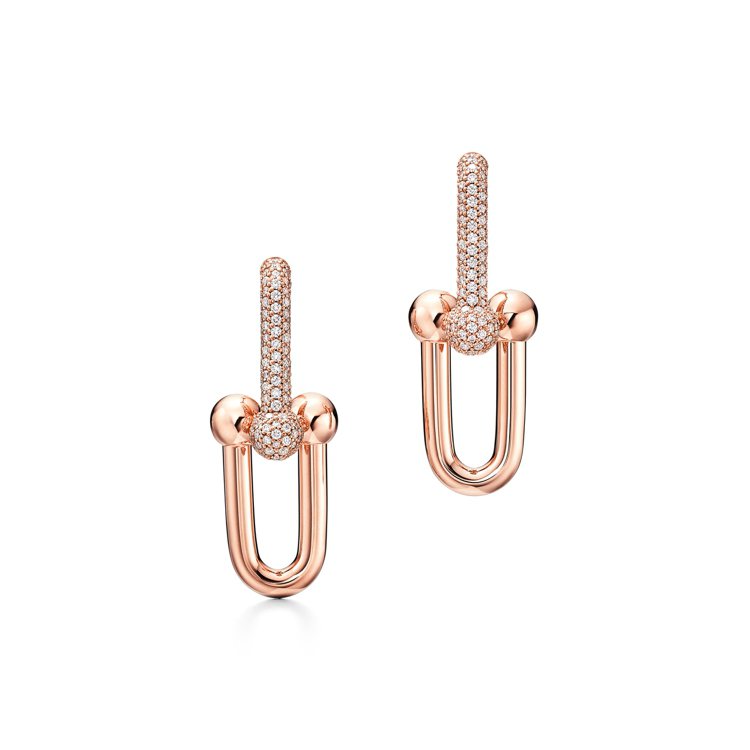 Tiffany HardWear 18K玫瑰金鍊結設計鑲鑽耳環，45萬9,000...