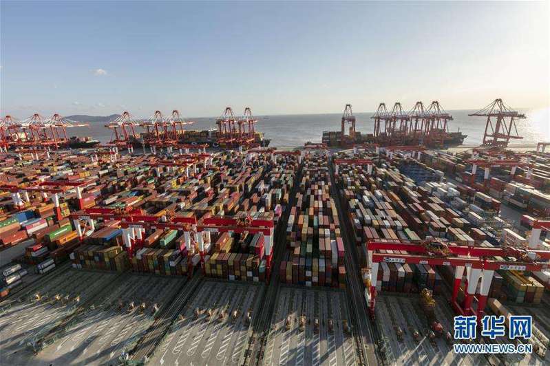 中國大陸主要港口的貨櫃吞吐量在10月的前 10天下降了9％。(新華網)