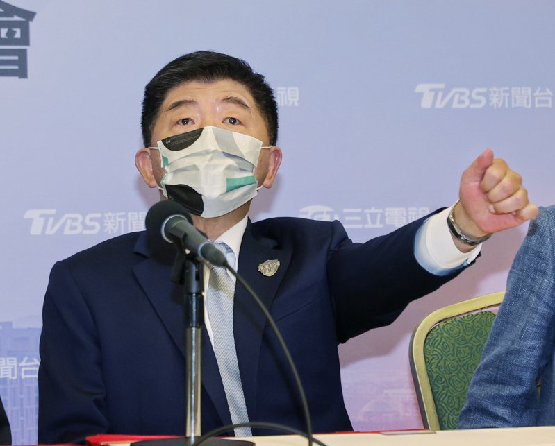 民進黨台北市長候選人陳時中說，讓疫苗有多樣性選擇是必要的，只能打高端的人也有選擇，還反問「難道讓他們都沒有疫苗打嗎？」本報資料照片