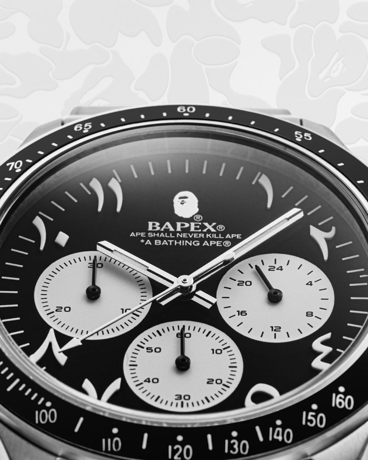 CLASSIC TYPE 4 BAPEX腕表，外型脫胎自經典的Daytona計時碼表，用上話題元素「中東面」，具備阿拉伯文時標。圖／I.T提供