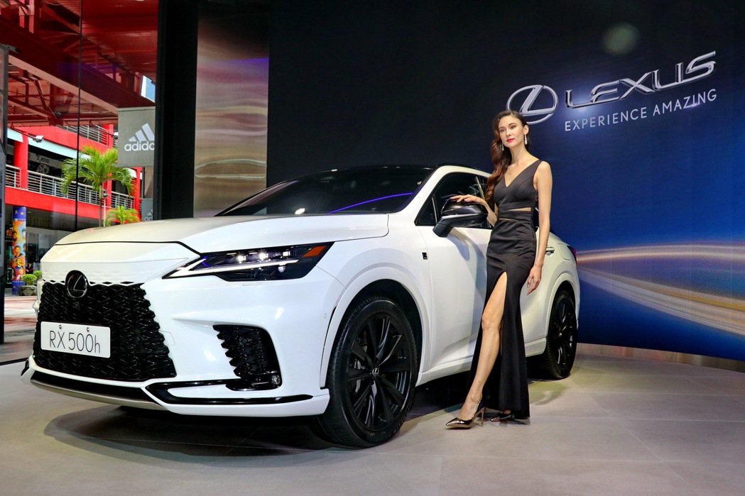 Lexus大改款RX預售開跑。 記者陳威任／攝影