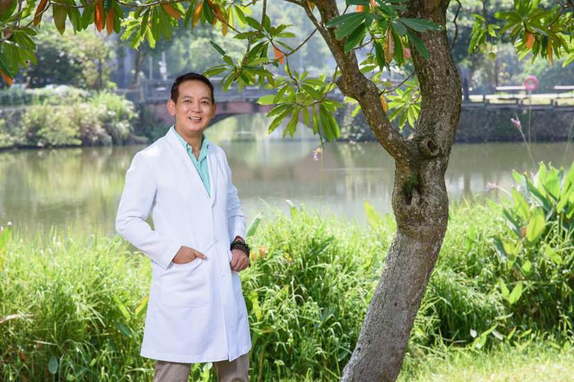 知名身心靈預防醫學專家，洛桑加參醫師 圖／時報出版 提供