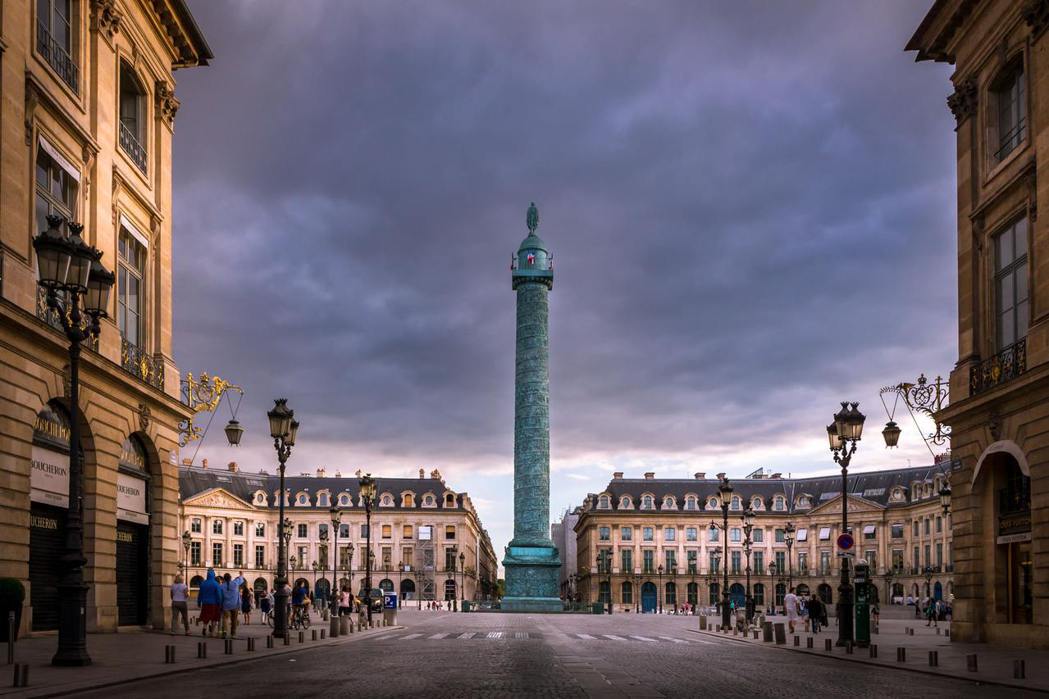 芳登廣場為巴黎重要的歷史文化地標，許多美好故事的起源都在此地。攝影／Leo Se...