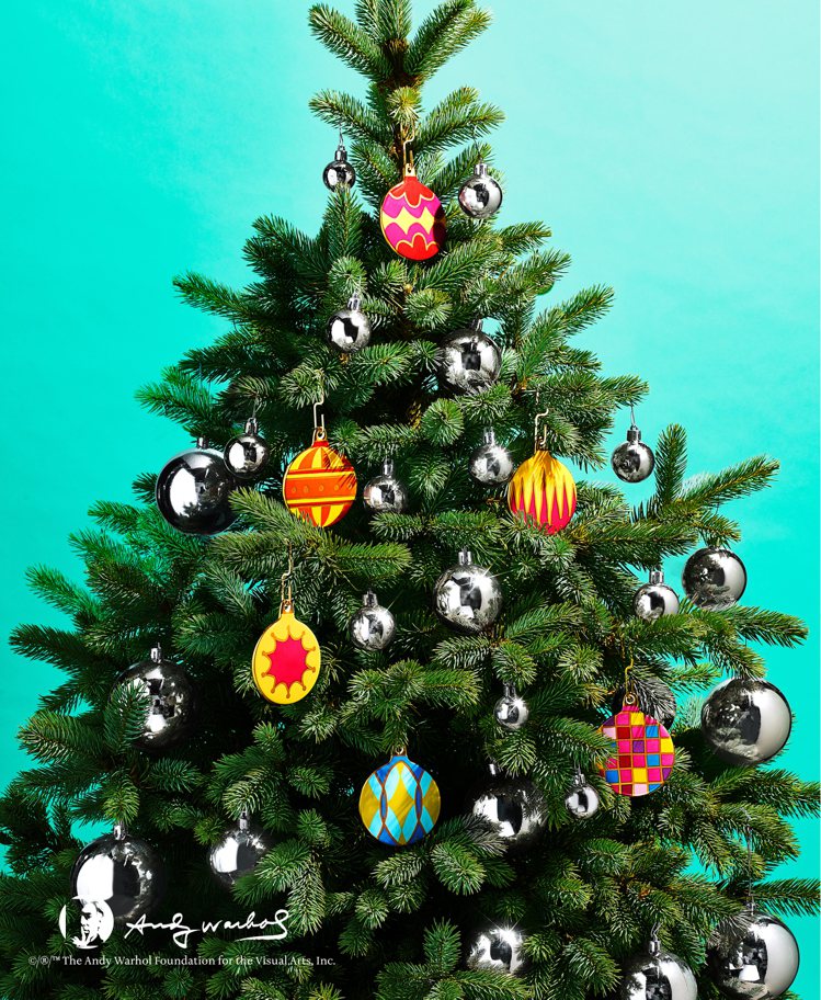 Tiffany Co. x Andy Warhol 2022 Holiday Season耶誕樹裝飾品。圖／Tiffany提供