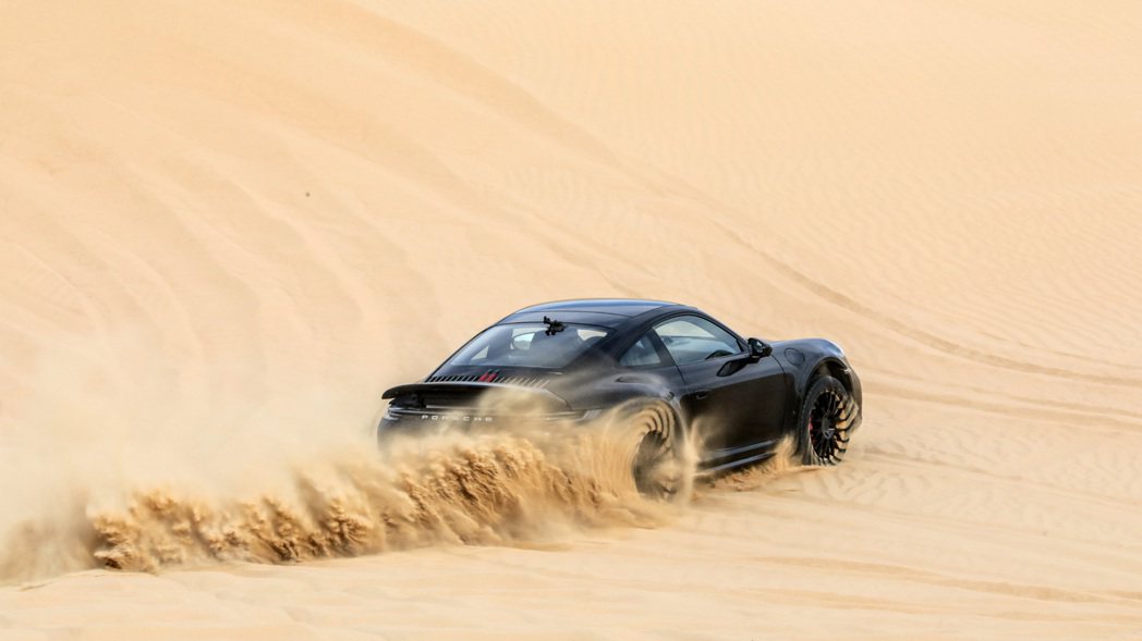 911 Dakar原型車在從沙地到雪地的各種條件下經歷了艱苦的越野測試。 圖／P...