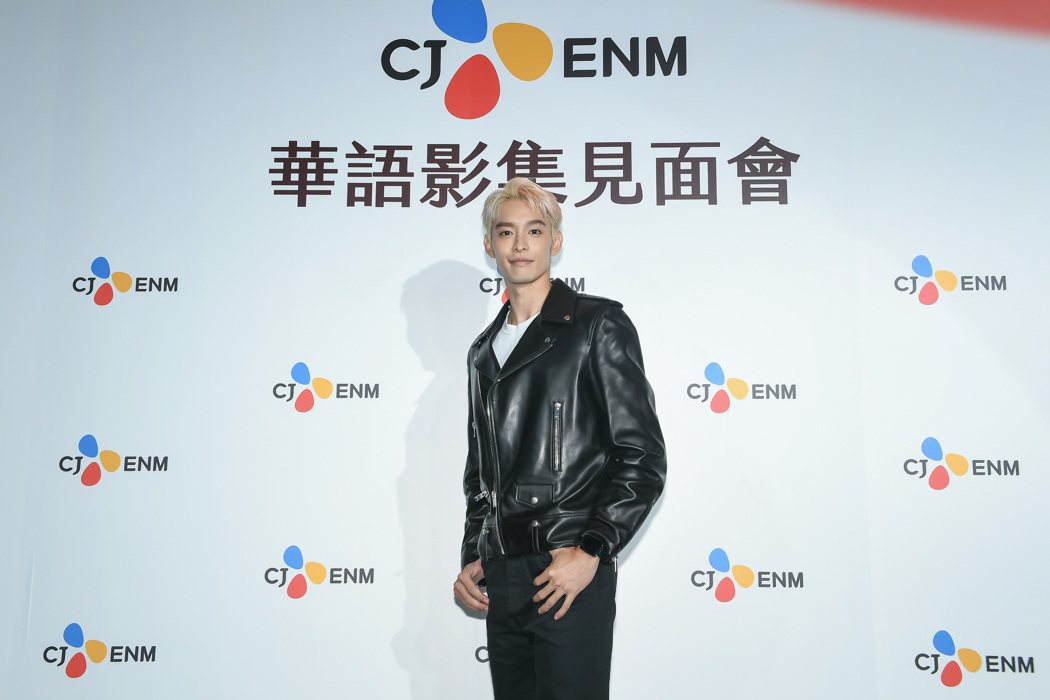 曹佑寧頂著一頭金髮出席CJ ENM 華語影集見面會。圖／CJ ENM HK 提供