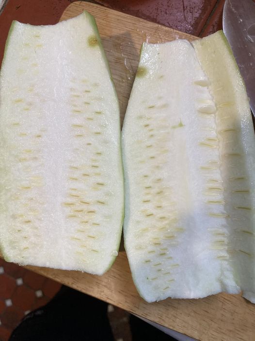 原PO買到很老又多籽的絲瓜。圖擷自家常菜