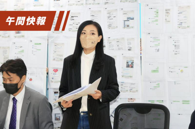 民眾黨新竹市長候選人高虹安（中）日前在兩位律師陪同下出示300多張資料，強調絕無詐領助理費。 圖／聯合報系資料照片