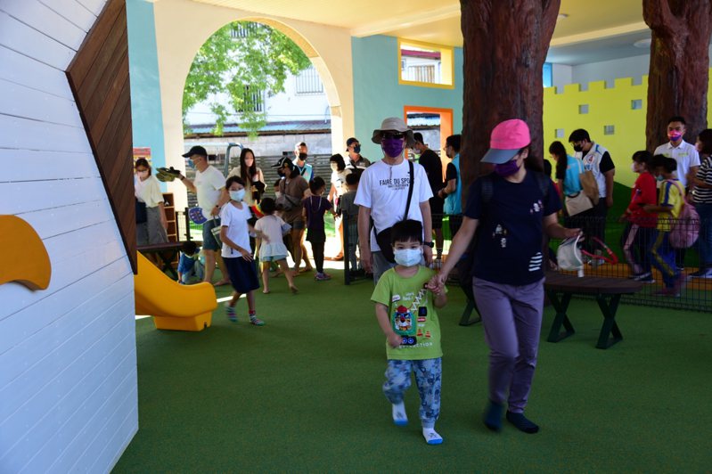貓頭鷹公園是花蓮市第一個半戶外親子遊樂場所，適合父母帶孩子遊玩。圖／花蓮市公所提供