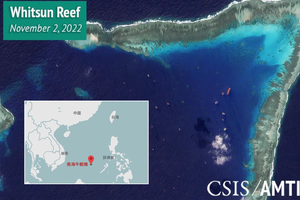 2022年11月2日南海牛軛礁的衛星影像，顯示有多艘中國大陸海上民兵船艇作業當中。圖／取自CSIS網站、Google地圖