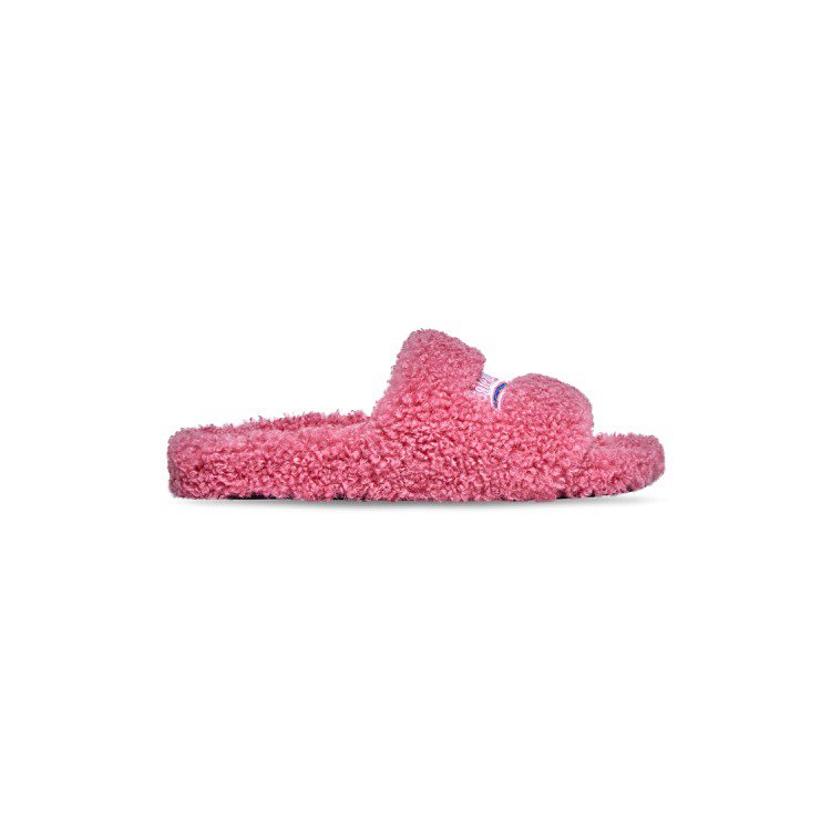 Furry Slide粉色毛毛拖鞋，21,900元。圖 / Balenciaga...