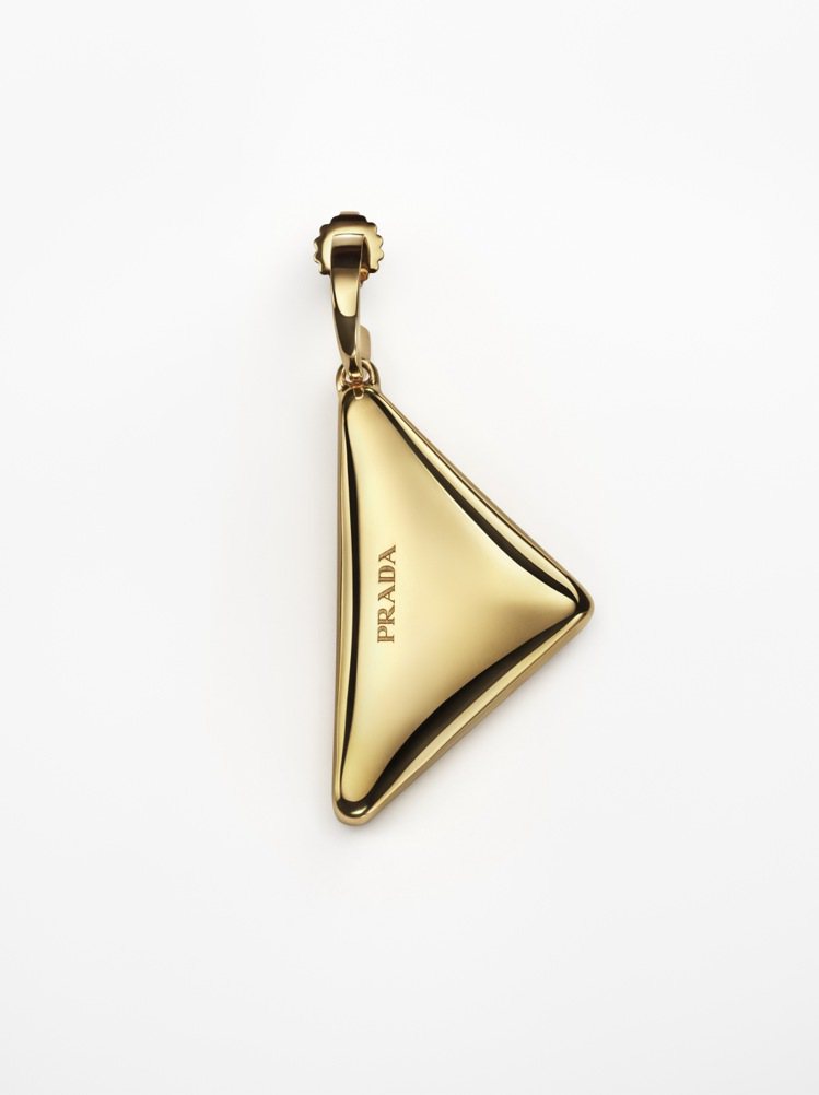 Eternal Gold高級珠寶耳環，價格店洽。圖 / PRADA提供