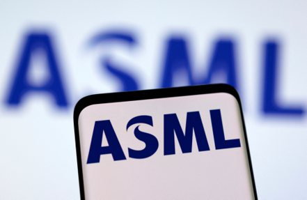 荷商艾司摩爾(ASML)執行副總裁兼首席營運長施奈德昨拜會總統府，並釋出持續加碼投資台灣。路透
