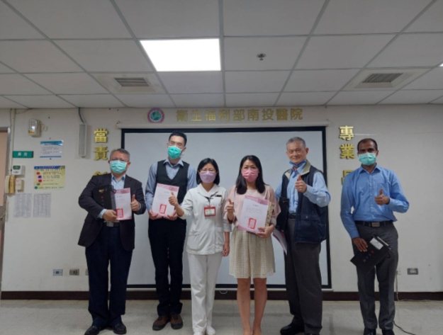 Dr. Mohan與台北總毒物科醫師及工作人員與衛生福利部南投醫院中毒教育訓練。圖／台北榮總提供