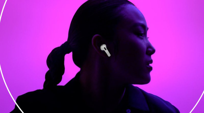 一名網友想買全新蘋果耳機AirPods 3，但發現店家不給試戴，擔憂不合耳型而白買，詢問網友是否有方法解決此問題。（翻攝自蘋果官網）