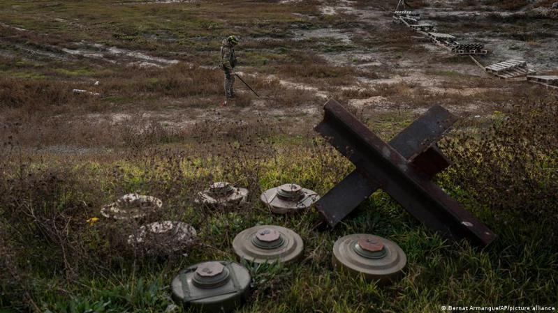 根据来自基辅的消息，由于俄罗斯的侵略，乌克兰约有30%的领土被埋下地雷。图／德国之声中文网(photo:UDN)