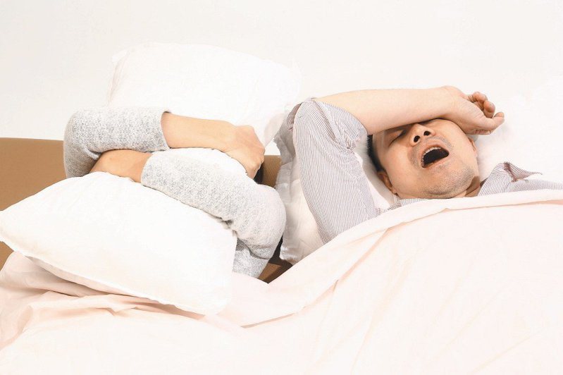 研究顯示，近半數美國人的「睡眠債」與日俱增，可能影響身體健康。（圖／本報資料照片）