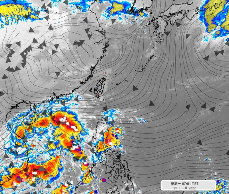 氣象達人彭啟明在粉絲專頁表示，南海附近的水氣，明天周二下半天開始會逐漸往台灣，配合上東北季風增強，預期全台各地都有陣雨機會。截圖自氣象達人彭啟明粉絲專頁。