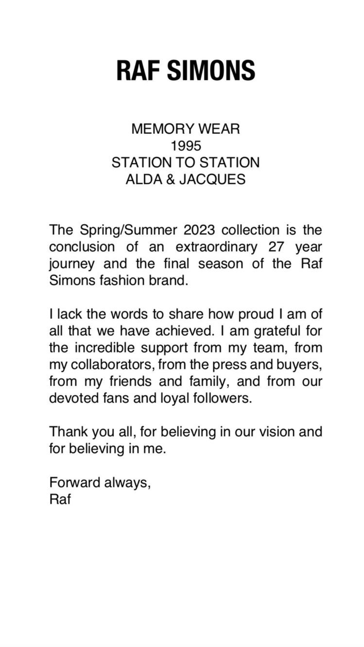 服裝設計師Raf Simons於今日凌晨在IG發出貼文，表示將已持續27年的同名...